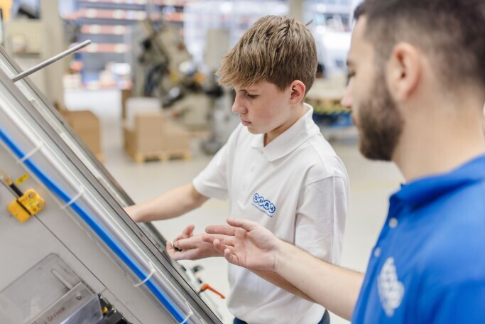 Ausbildung Werkzeugmechaniker (2027) m/w/d, 2. Bild